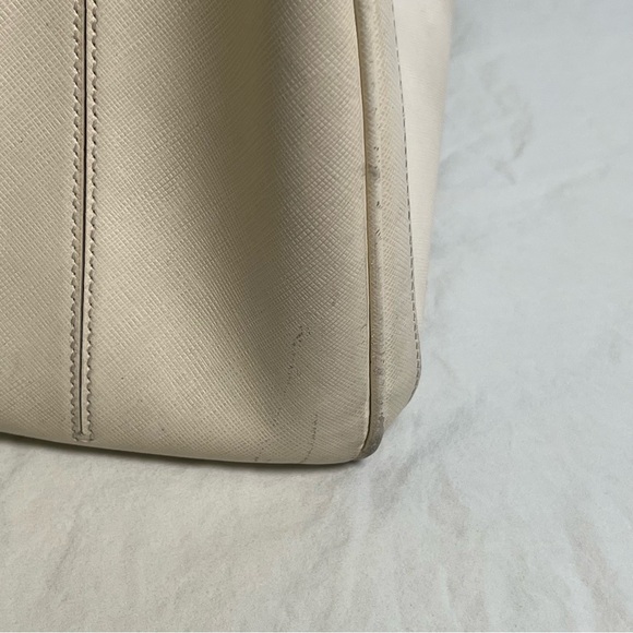 Salvatore Ferragamo Purse - Picture 5 of 14